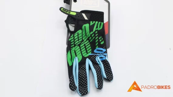 GUANTES  100% DEDO LARGO NEGRO/CELESTE M ADULTO